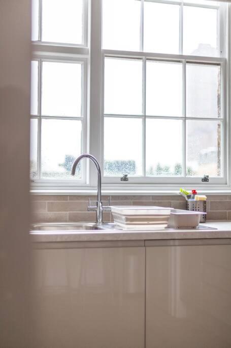 Spacious & Central 3-Bed Flat By Popular Waterloo! London Exteriör bild