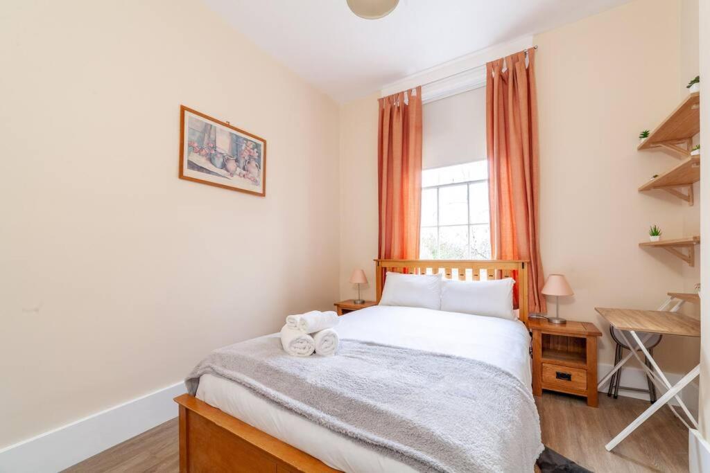 Spacious & Central 3-Bed Flat By Popular Waterloo! London Exteriör bild